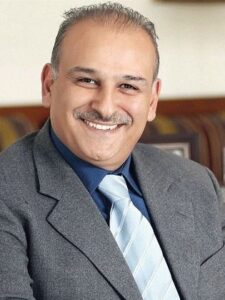 جمال سليمان منزعج من تصرف احدى المعجبات 3 315x420 e29a5979ead813146567b09fa2bb5762526f95ce30d1e554c3849002fd0b850c