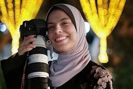 حزن عميق وسط مهرجان "كان السينمائي" بعد مقتل مصورة فلسطينية احدى مشاركيه. 1 download 6