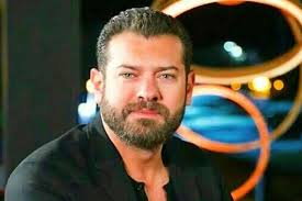 عمرو يوسف يخوض السباق الصيفي بفلمين 3 images 4