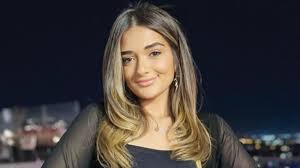 ملك أحمد زاهر تكشف عن أزمتها الصحية 2 images 111