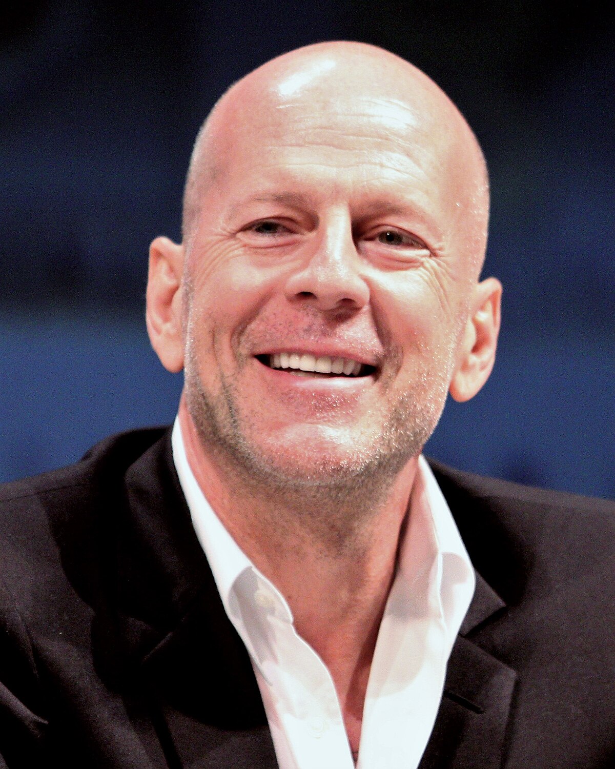 تعرف على الحالة الصحية للنجم بروس ويليس 1 Bruce Willis by Gage Skidmore