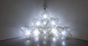 الفنانة الأمريكية القطرية صوفيا الماريا تفوز بجائزة Frieze London Artist Award 2025. 2 Sophia 2022 6027.2e16d0ba.fill 1200x630 1