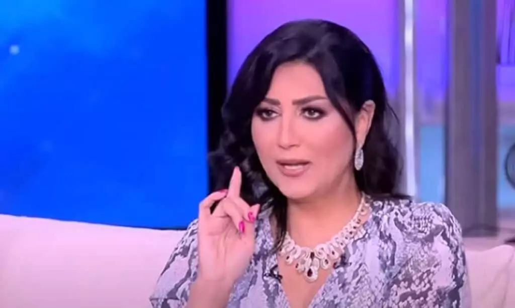 وفاء عامر ترد على اتهامات تجارة الأعضاء: "شائعات كاذبة". 1 النجمة المصرية وفاء عامر مع ياسمين عز 1024x614 1