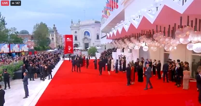 مدينة البندقية تشهد قيام مهرجان فينيسيا السينمائي 1 IMG 20250828 WA0007