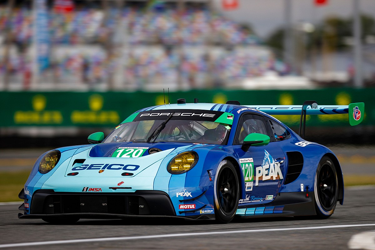 فيلم F1: The Movie يقترب من تحقيق 500 مليون دولار في شباك التذاكر 1 imsa the roar before the 24 20 2