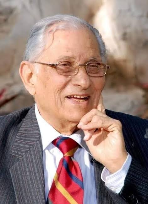 عمر الحريري نجم المسرح والشاشة 1 images 2025 12 26T222237.626