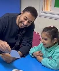 أحمد السعدني يزور "الطفلة مكة" بطلة مسلسله "لاترد ولا تستبدل" 1 IMG 20260117 WA0008