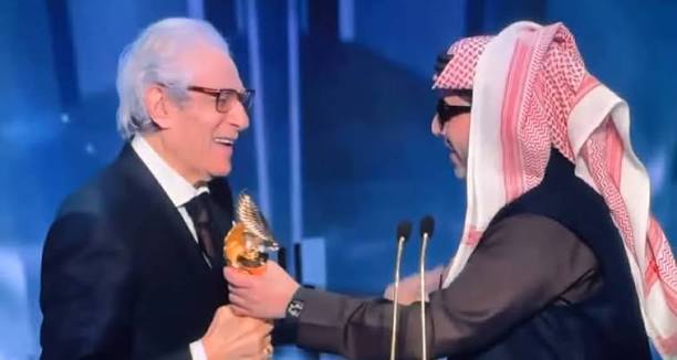 فاروق حسني يفوز بجائزة الإنجاز مدى الحياة في Joy Awards 2026 1 IMG 20260118 WA0001