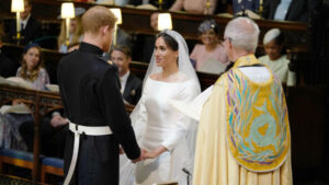 كواليس أزمة ميغان ماركل مع الملكة إليزابيث قبل زفافها على الأمير هاري 2 mariage ok