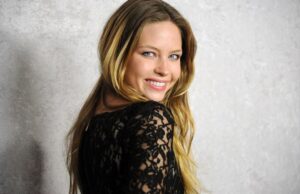 مخرجا "Lilo & Stitch" يكرمان دافيج تشيس بلوحة تذكارية مؤثرة 3 daveigh chase the ring and lilo stitch star dies at 35 v0 WjG8wOS9QH1SmXsVS0P0K4wYgFUOe1zCmPQ793W93s