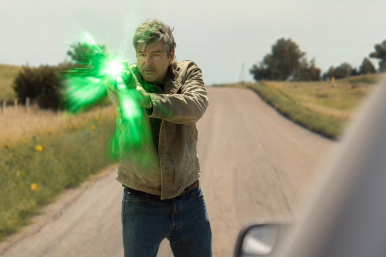 Lanterns kyle chandler 0 760x507 1